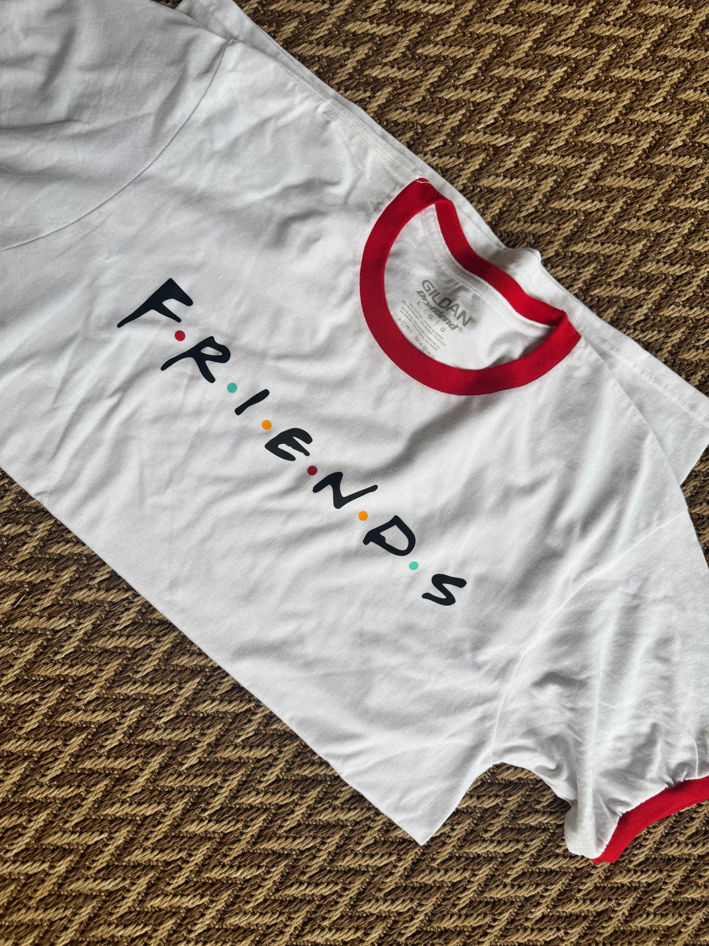 Friends Ringer T-Shirt – Retro Vibe